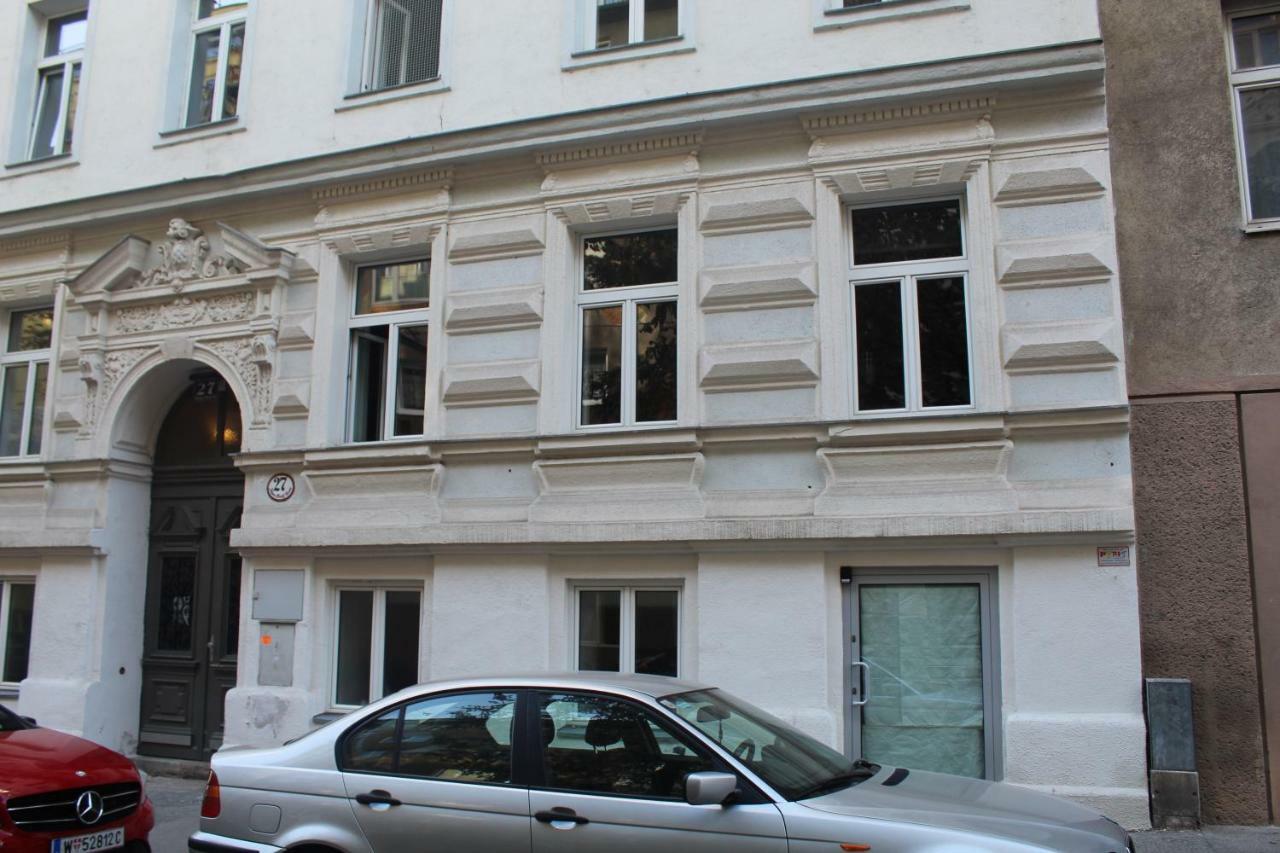 Central Vienna Apartment With Unique 40M2 City Garden & Self Check In Exterior foto