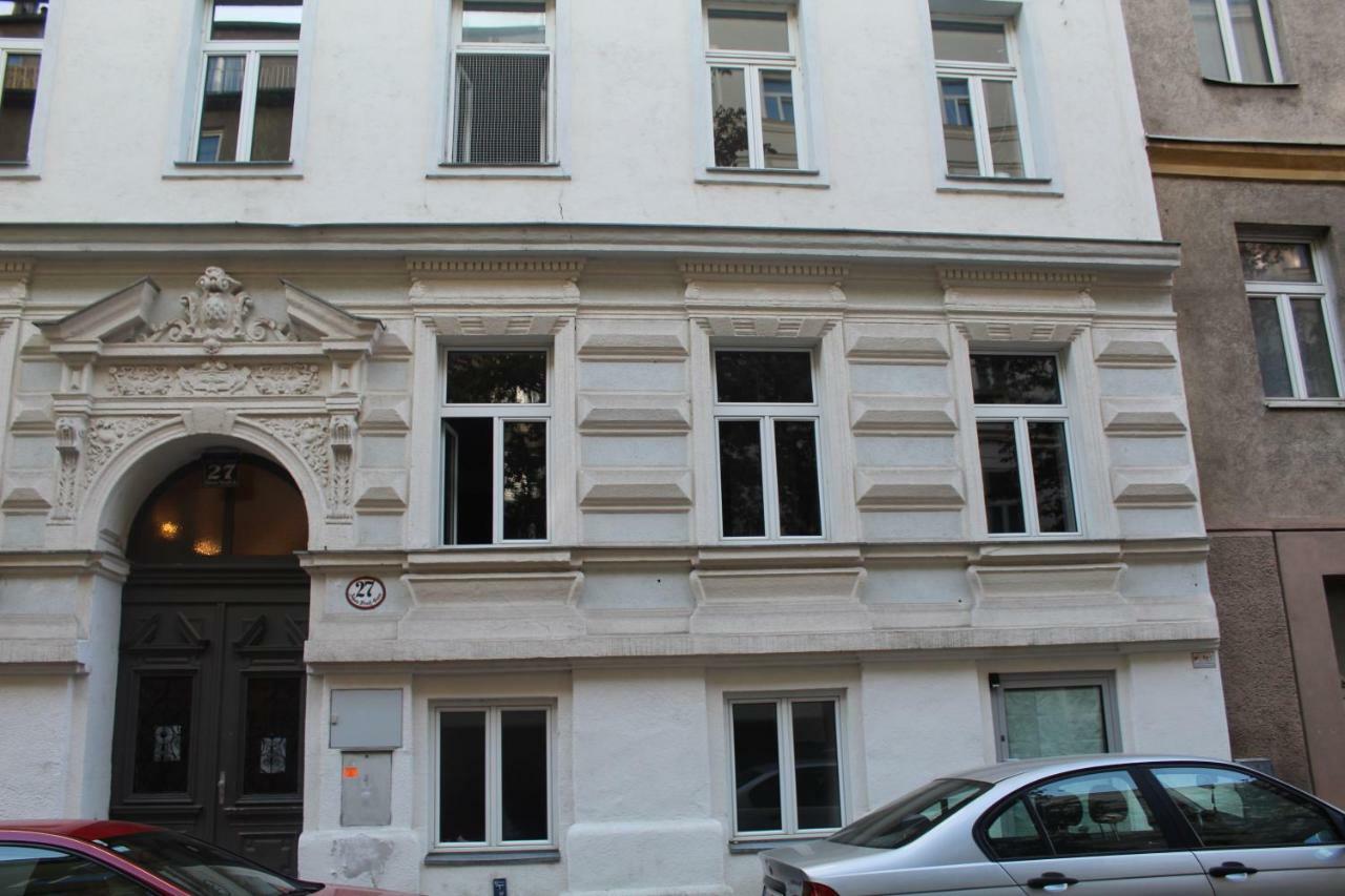 Central Vienna Apartment With Unique 40M2 City Garden & Self Check In Exterior foto